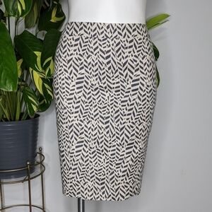 ✨3/$15 LOFT white & blue whimsical skirt size 0